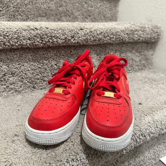 NIKE - Women’s Air Force 1 Low Red Gold Swoosh Sneaker, Size 8 - Picture 2 of 3